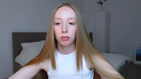 Luna online show from December 25, 2024, 7:13 pm