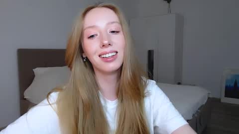 Luna online show from December 28, 2024, 9:40 pm