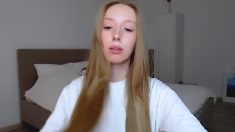 Luna online show from January 13, 2025, 11:17 pm