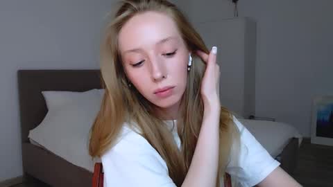 Luna online show from January 14, 2025, 2:19 am