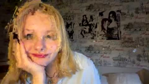 Luna online show from March 8, 2026, 6:34 pm