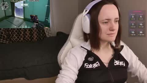 luna_loveeee online show from October 23, 2025, 4:12 am