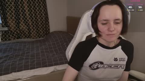 luna_loveeee online show from April 7, 2026, 4:13 am