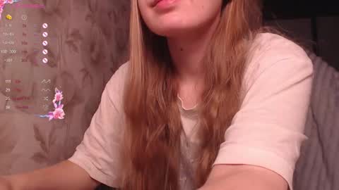 Luna online show from October 19, 2025, 9:15 pm