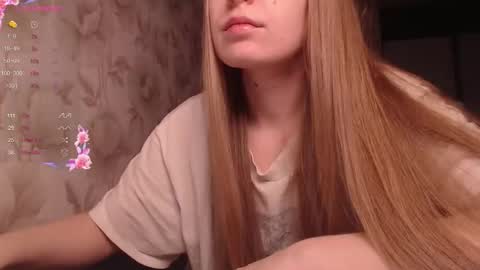 Snapshot of luna_loveisgood chatting on February 5, 2026, 8:02 pm Luna online show from February 5, 2026, 8:02 pm