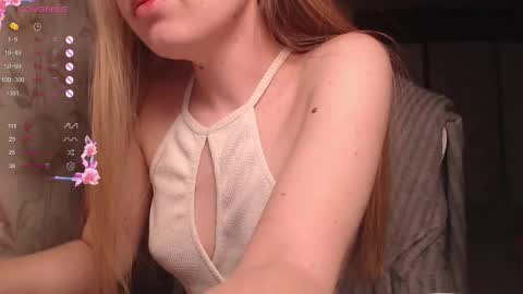 Snapshot of luna_loveisgood chatting on February 8, 2026, 10:57 pm Luna online show from February 8, 2026, 10:57 pm