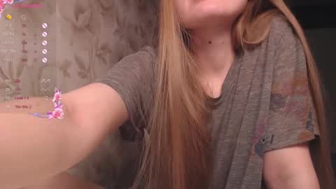 Snapshot of luna_loveisgood chatting on February 27, 2026, 8:42 pm Luna online show from February 27, 2026, 8:42 pm