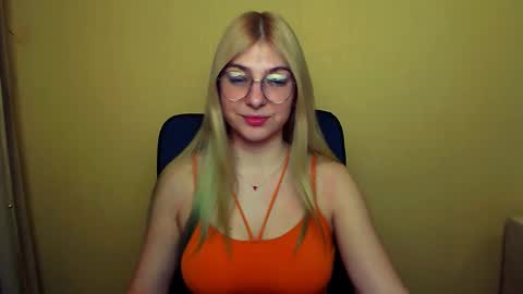 Snapshot of luna_lush_ chatting on January 28, 2025, 8:25 am Luna online show from January 28, 2025, 8:25 am