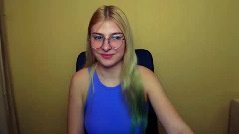 Snapshot of luna_lush_ chatting on January 31, 2025, 11:35 am Luna online show from January 31, 2025, 11:35 am