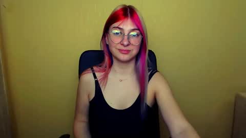 Snapshot of luna_lush_ chatting on February 20, 2025, 12:15 pm Luna online show from February 20, 2025, 12:15 pm