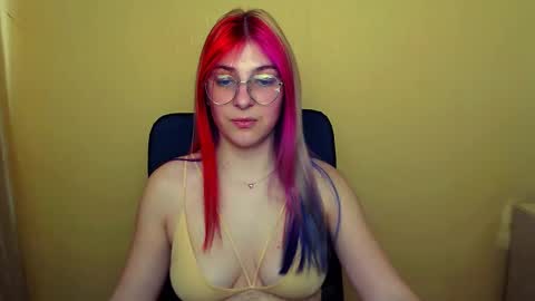Snapshot of luna_lush_ chatting on February 22, 2025, 12:19 pm Luna online show from February 22, 2025, 12:19 pm