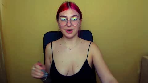 Snapshot of luna_lush_ chatting on February 27, 2025, 12:23 pm Luna online show from February 27, 2025, 12:23 pm