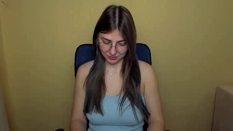 Snapshot of luna_lush_ chatting on October 9, 2025, 9:07 am Luna online show from October 9, 2025, 9:07 am