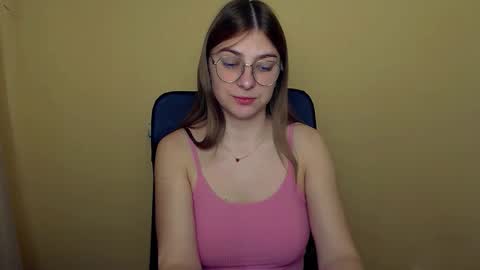 Snapshot of luna_lush_ chatting on October 30, 2025, 9:22 am Luna online show from October 30, 2025, 9:22 am