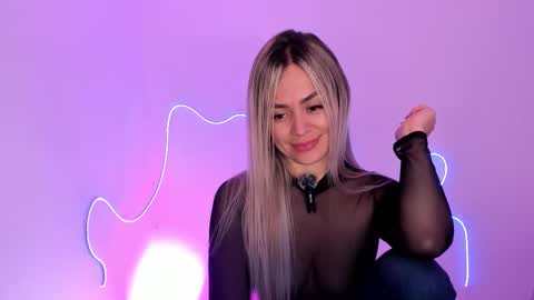 Luna Marquez online show from November 25, 2025, 11:54 am