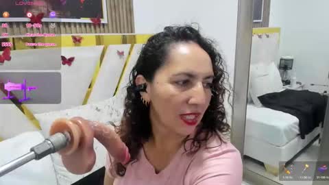 luna_naughty1 online show from March 11, 2026, 10:38 pm