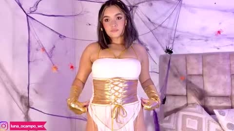   online show from October 31, 2025, 8:54 pm