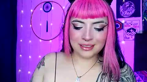 MISS LUNA  online show from January 24, 2025, 5:53 am