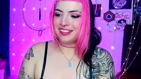 MISS LUNA  online show from February 6, 2025, 6:08 am