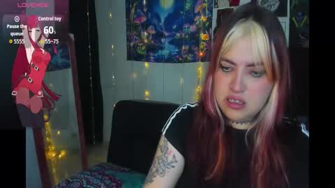 MISS LUNA  online show from October 20, 2025, 8:37 am