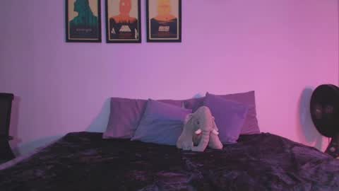 luna_roos30 online show from May 6, 2026, 9:25 am