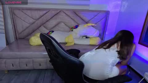 Live 1000pm 600am COLOMBIAN HOUR online show from November 6, 2025, 3:40 am