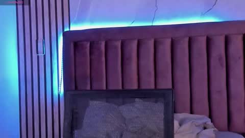 Luna  online show from September 22, 2025, 12:18 pm