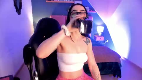 Snapshot of luna_tagliaferri chatting on July 10, 2026, 7:05 pm Luna online show from July 10, 2026, 7:05 pm