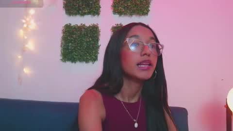 luna_valen online show from February 11, 2026, 9:53 pm