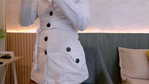 luna_valle online show from December 21, 2025, 8:16 pm