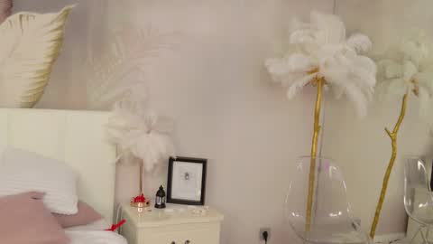 Snapshot of lunaa_baby_girl chatting on March 2, 2026, 7:15 am Luna online show from March 2, 2026, 7:15 am