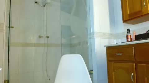 Luna Collins online show from February 7, 2026, 5:16 pm