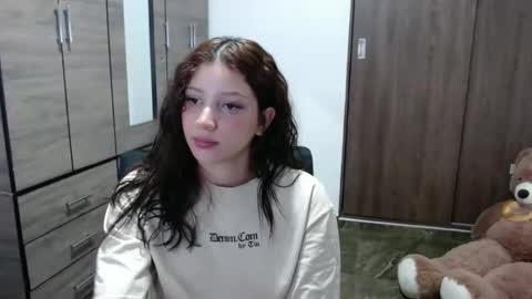 lunaa_sub online show from October 3, 2025, 2:08 am