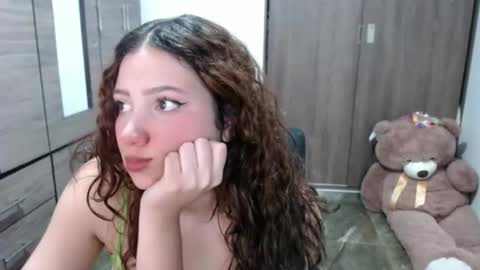 lunaa_sub online show from March 26, 2026, 4:45 pm