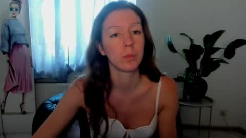 lunaa_x44 online show from July 6, 2026, 8:11 am