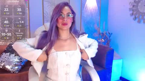 Luna online show from November 12, 2025, 3:51 am