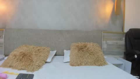 LUNA  online show from October 16, 2025, 1:45 pm