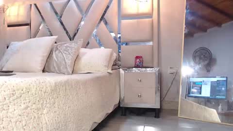 LUNA online show from October 25, 2025, 3:14 am