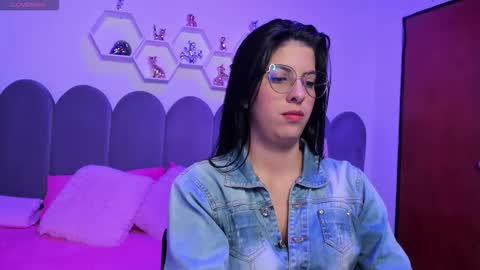 Luna Gomez online show from December 16, 2025, 2:05 am