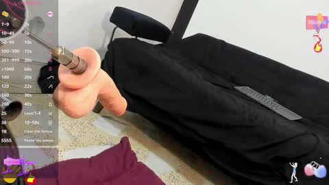 Luna online show from February 8, 2025, 2:38 pm