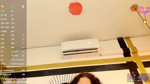 Luna online show from March 11, 2025, 5:24 pm