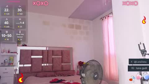 Luna online show from November 3, 2025, 11:33 am