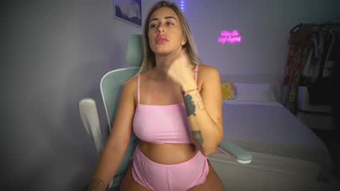 Laura online show from November 21, 2025, 12:04 pm