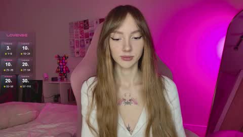 Luna online show from October 6, 2025, 12:41 am