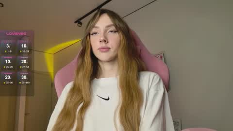 Luna online show from October 11, 2025, 10:08 pm