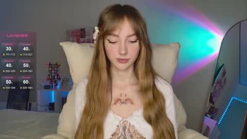 Luna online show from October 13, 2025, 12:32 am