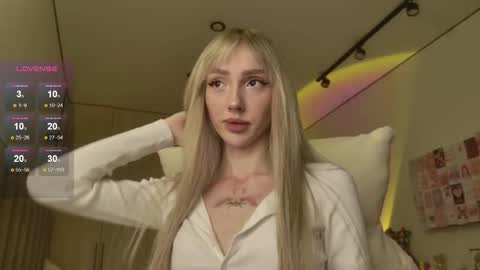 Luna online show from February 15, 2026, 10:28 pm