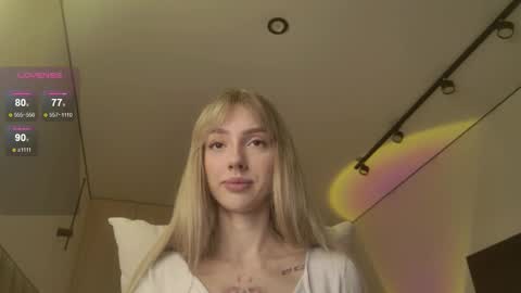 Luna online show from March 28, 2026, 3:50 am