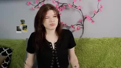 Snapshot of lunaire_cute chatting on July 28, 2026, 7:59 am lunaire_cute online show from July 28, 2026, 7:59 am