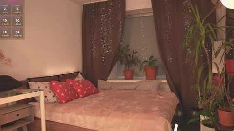 lunalike online show from April 5, 2026, 3:53 pm